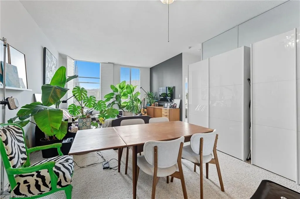 36 James Street S, #709