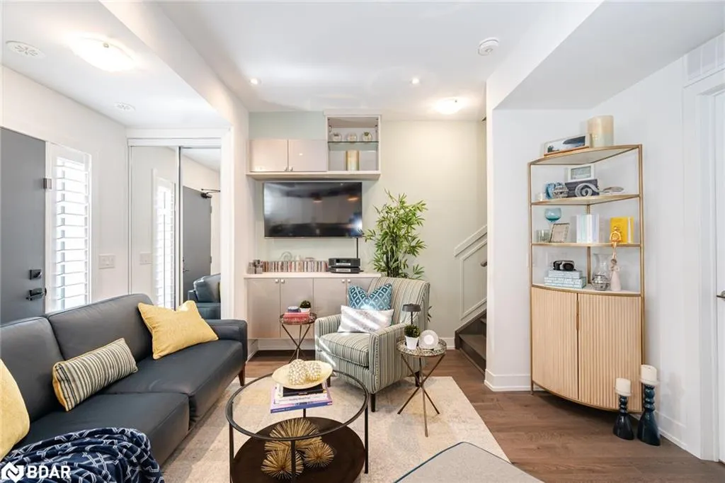 1085 Douglas Mccurdy Common, #111