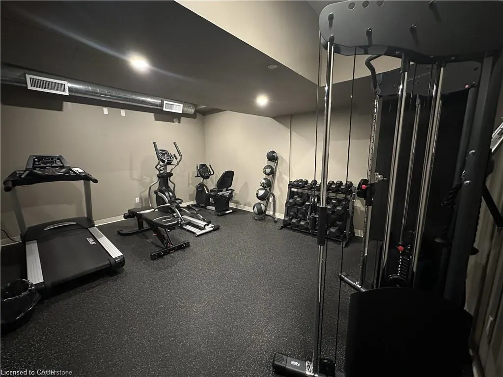 690 King Street W, #524
