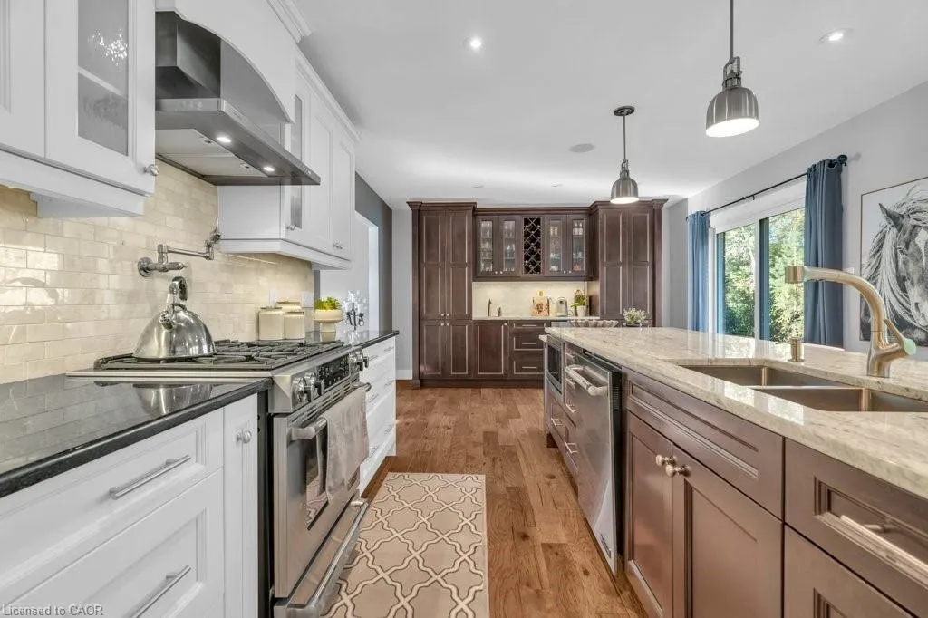 22 Roehampton Court