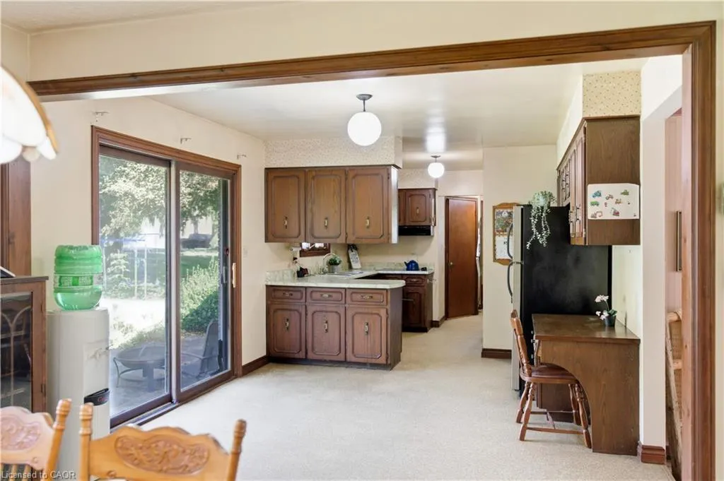 1043 Safari Road