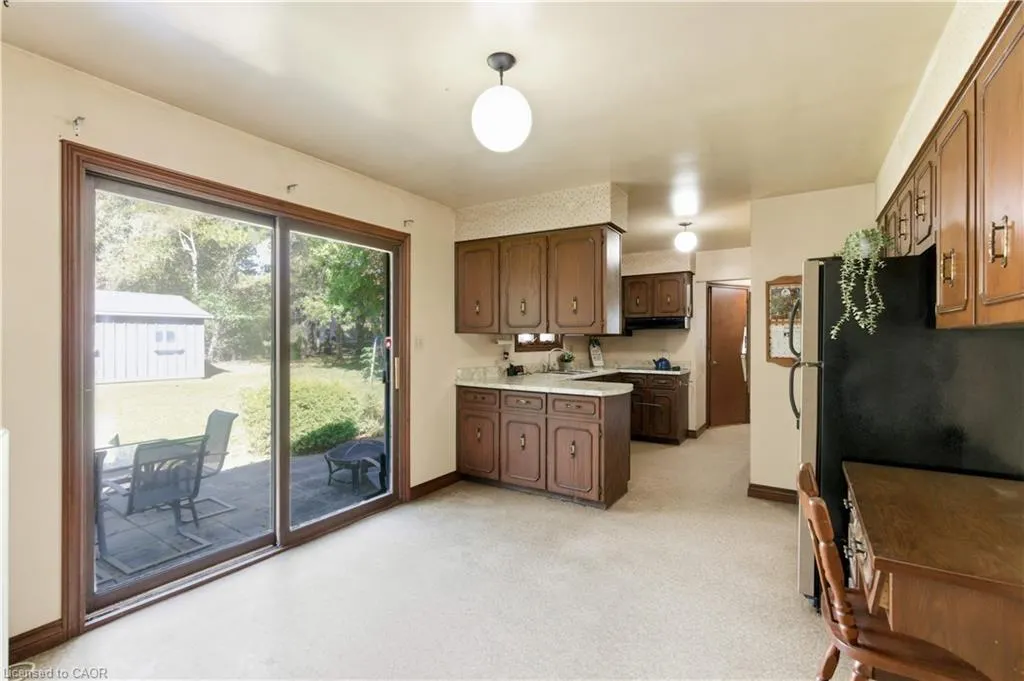 1043 Safari Road