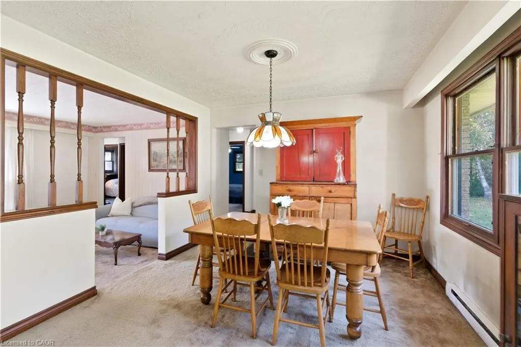 1043 Safari Road