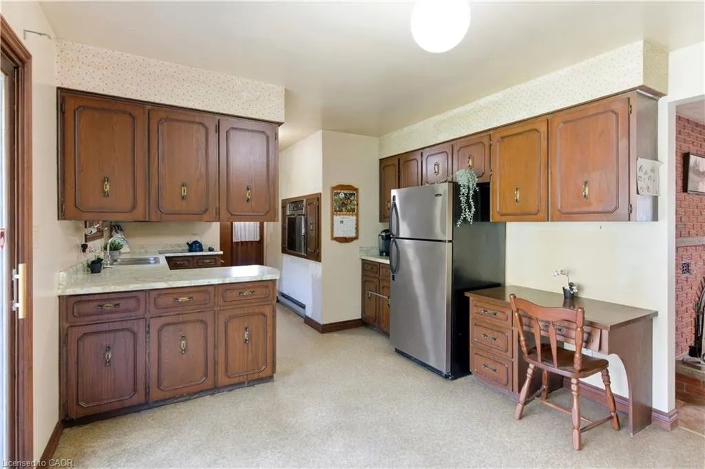 1043 Safari Road