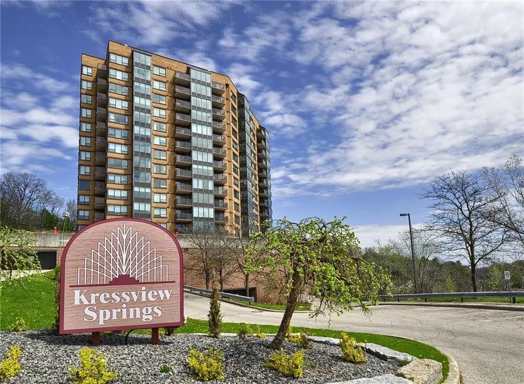 237 King Street W, #1210