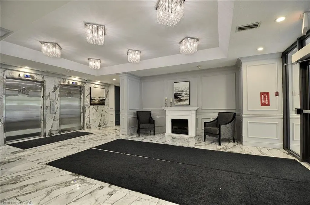237 King Street W, #1210