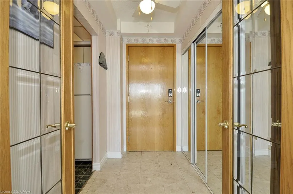 237 King Street W, #1210
