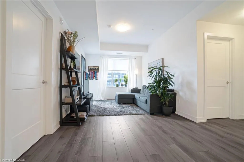 255 Northfield Drive E, #407