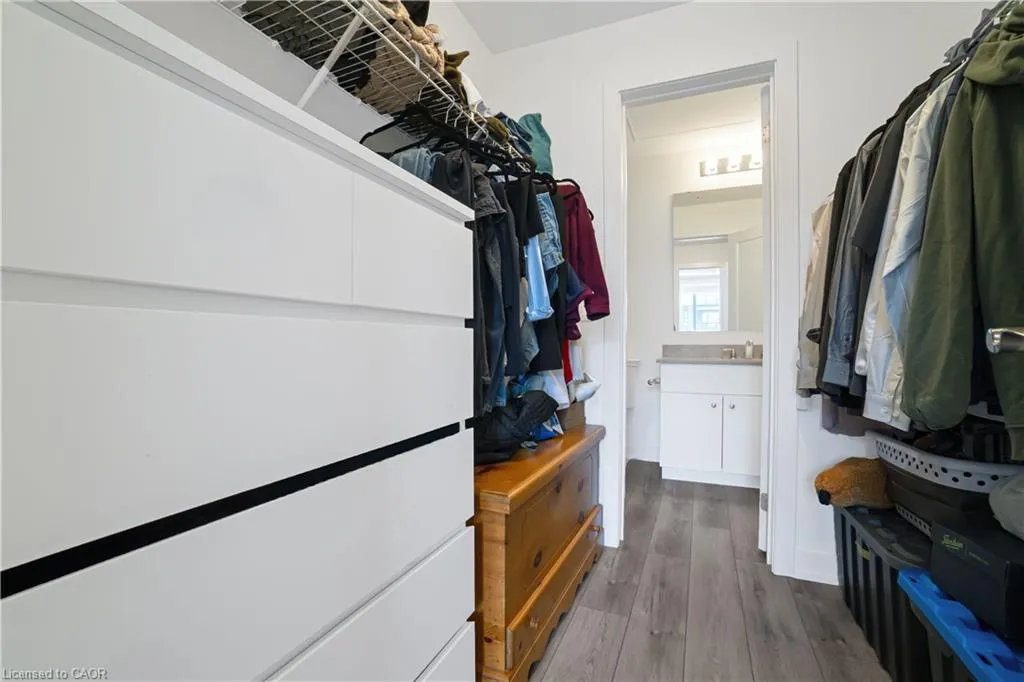 255 Northfield Drive E, #407