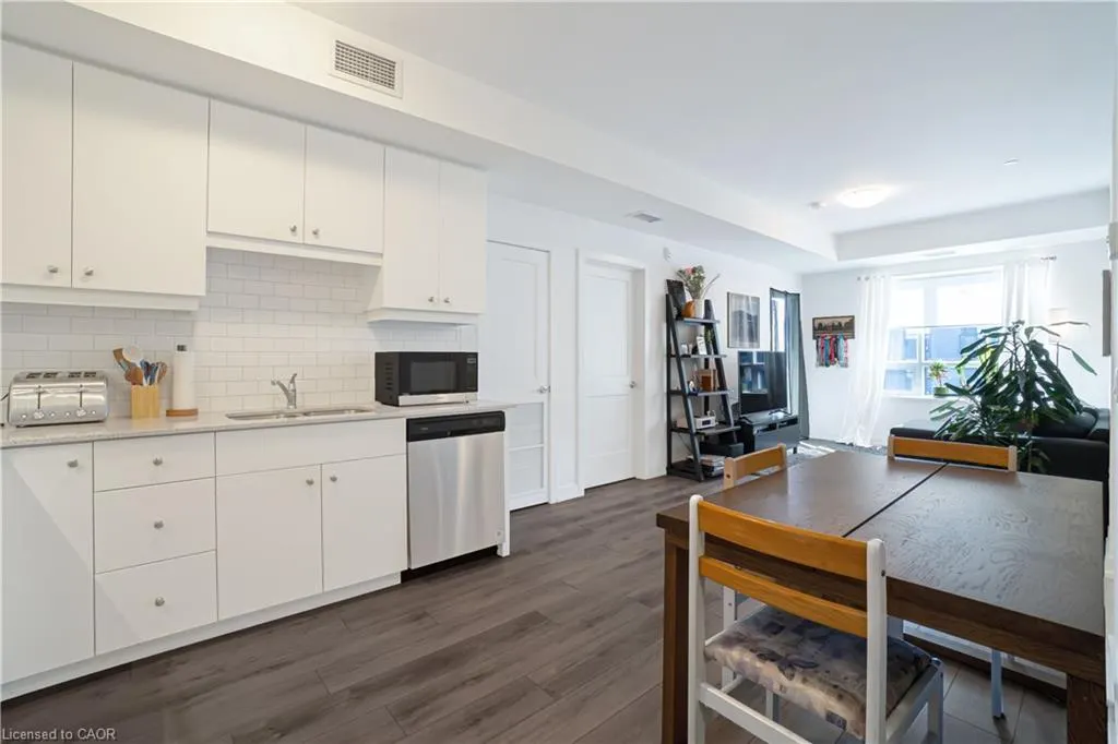 255 Northfield Drive E, #407