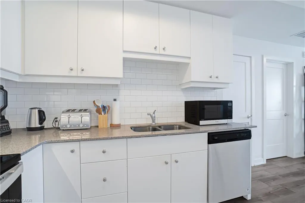 255 Northfield Drive E, #407