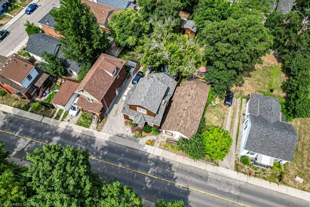 241 Charlton Avenue E
