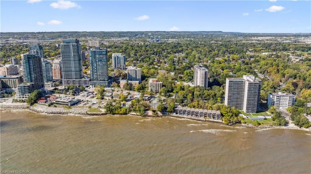2121 Lakeshore Road, #401