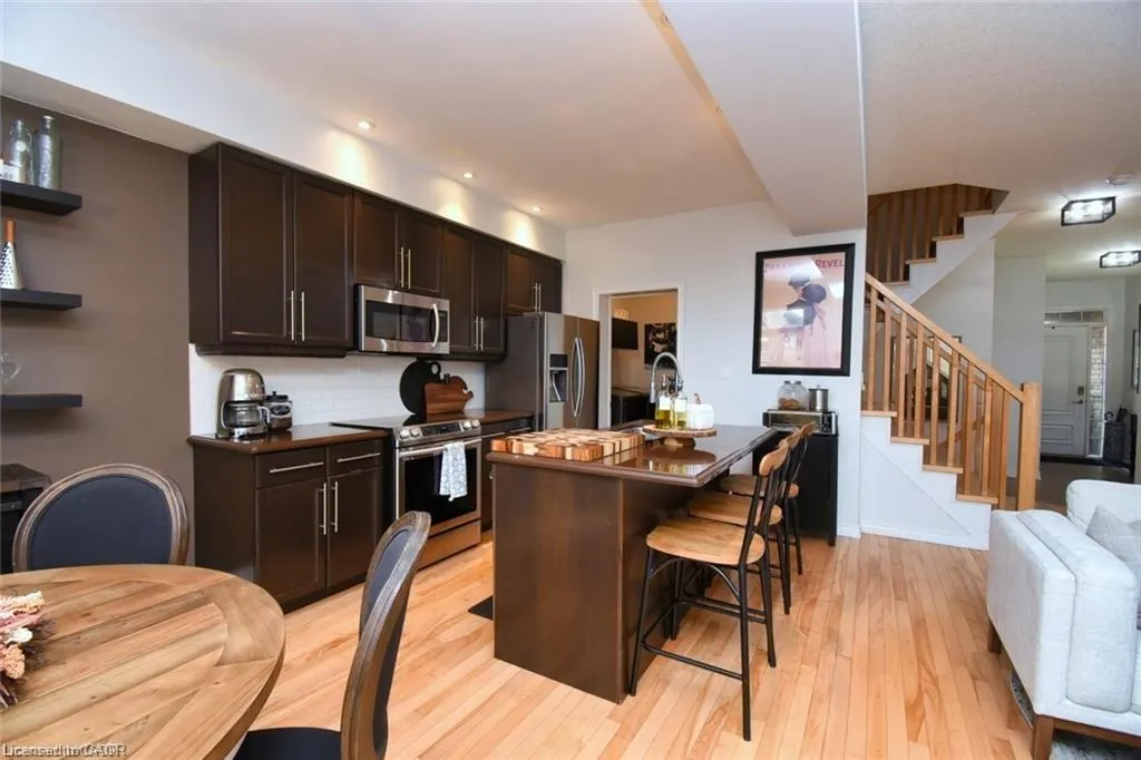 101 Oakhaven Place
