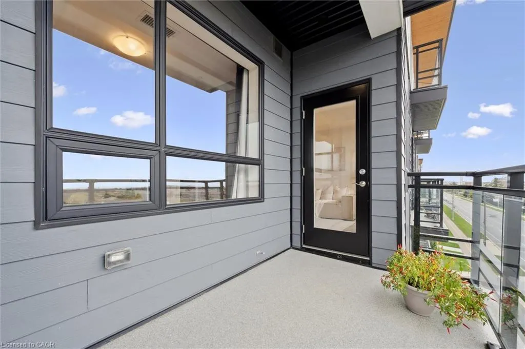 251 Northfield Drive E, #516