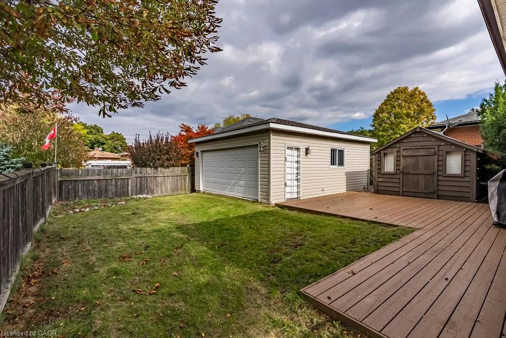 105 Mcelroy Road E