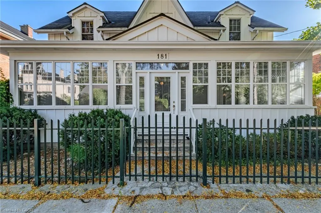 181 Talbot Street S