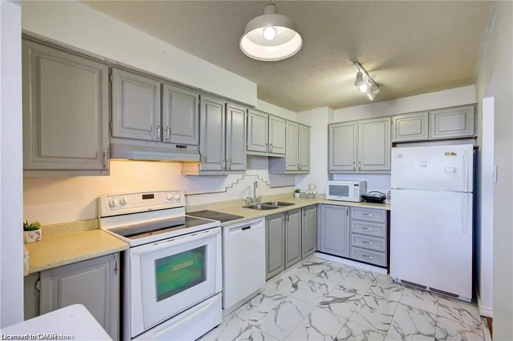 375 King Street N, #1608