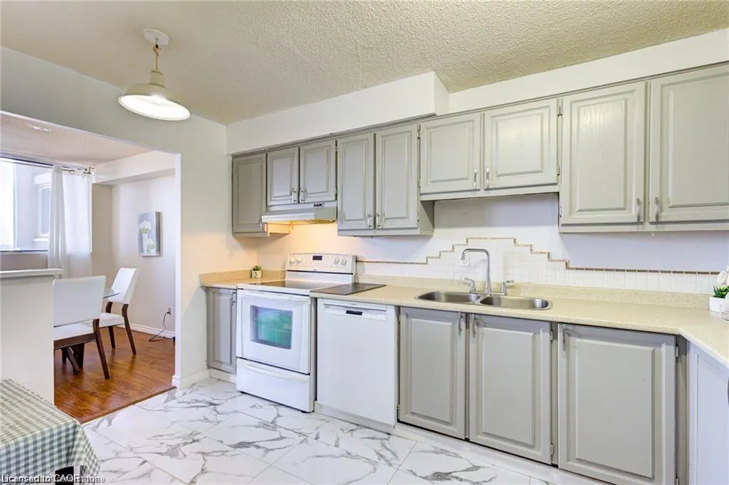 375 King Street N, #1608