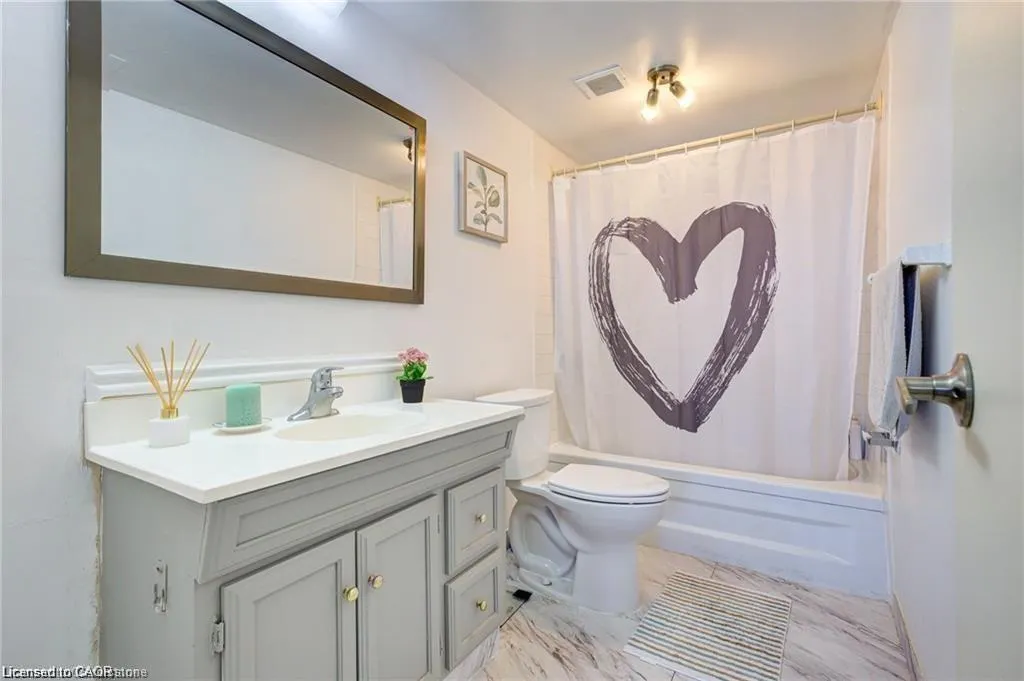 375 King Street N, #1608