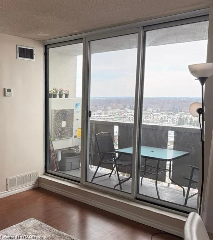 375 King Street N, #1608