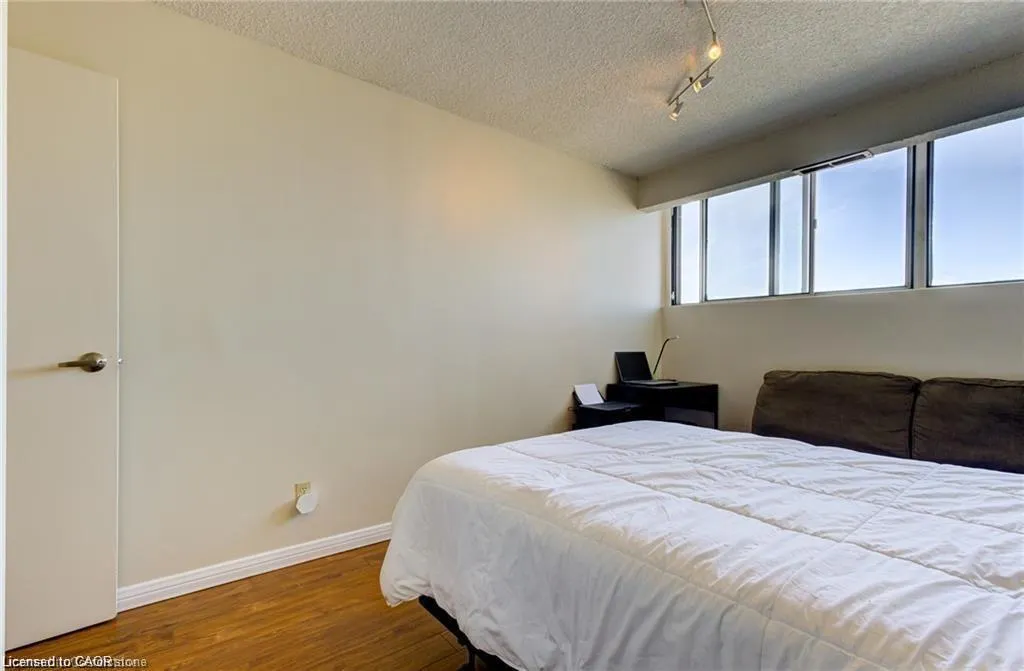 375 King Street N, #1608