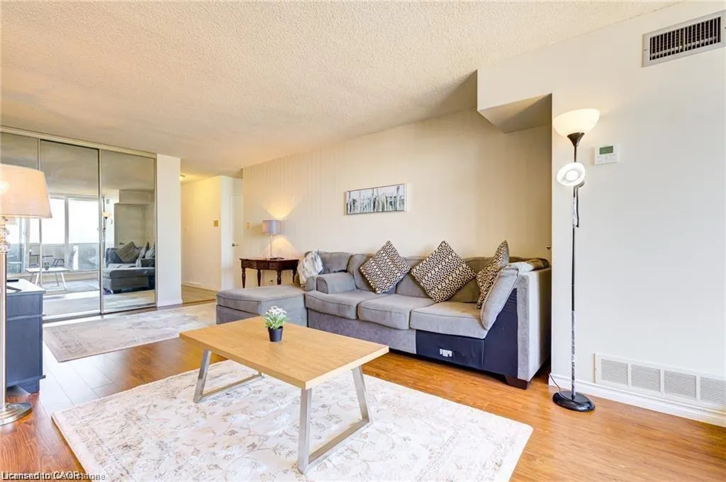 375 King Street N, #1608