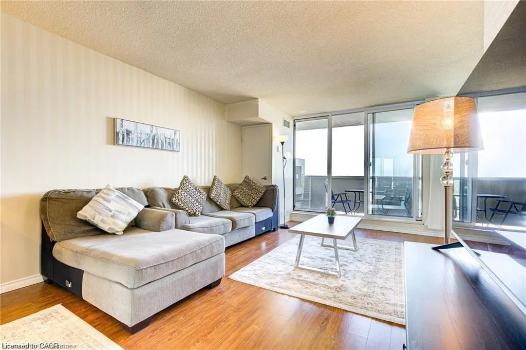 375 King Street N, #1608