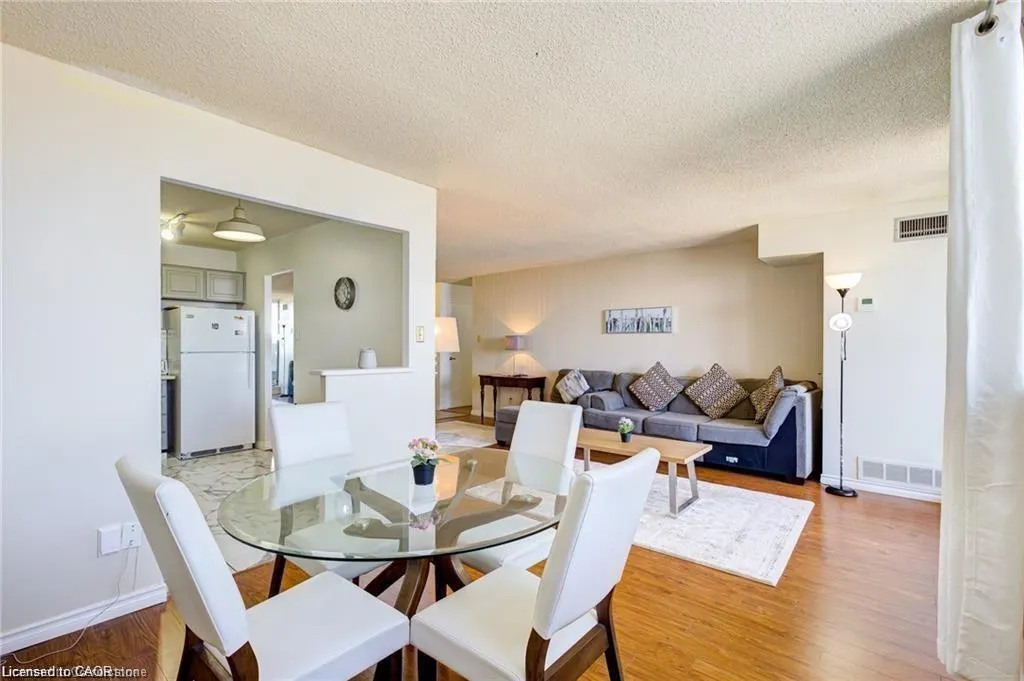 375 King Street N, #1608