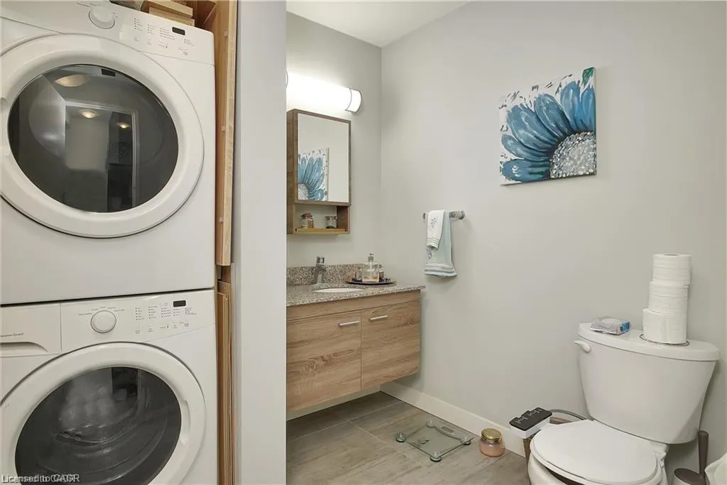 318 Spruce Street, #1501