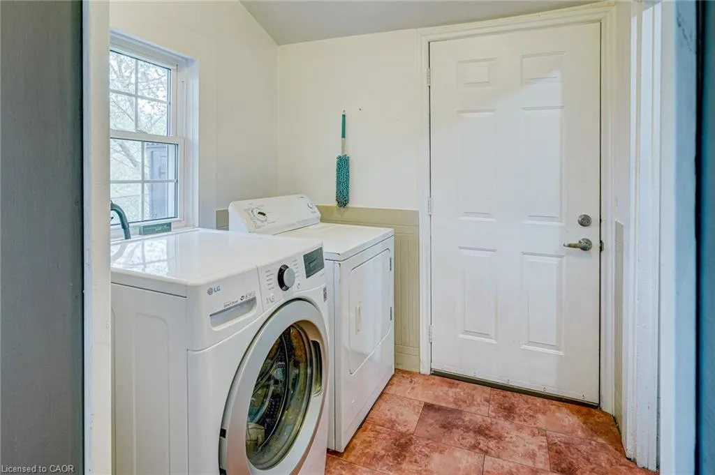 396 Hunter Street W, #2