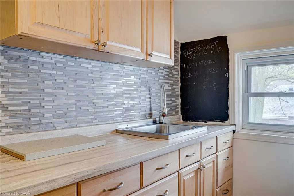 396 Hunter Street W, #2