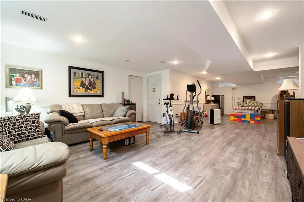 1 Thornhill Drive
