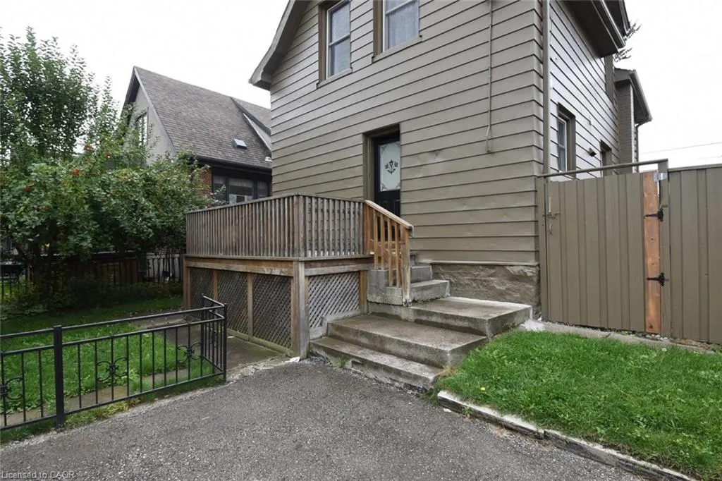 133 Fennell Avenue E