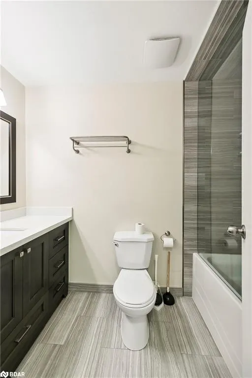 11 Juniper Crescent, #Upper