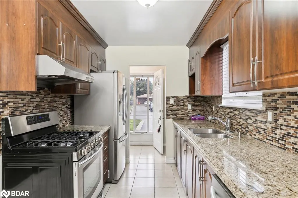 11 Juniper Crescent, #Upper