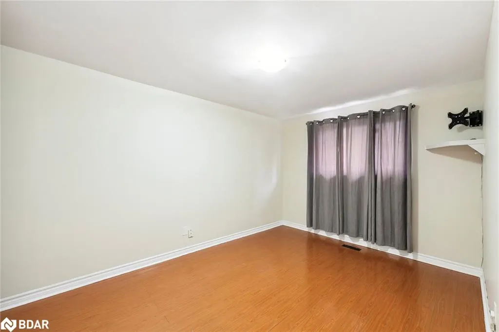 11 Juniper Crescent, #Upper