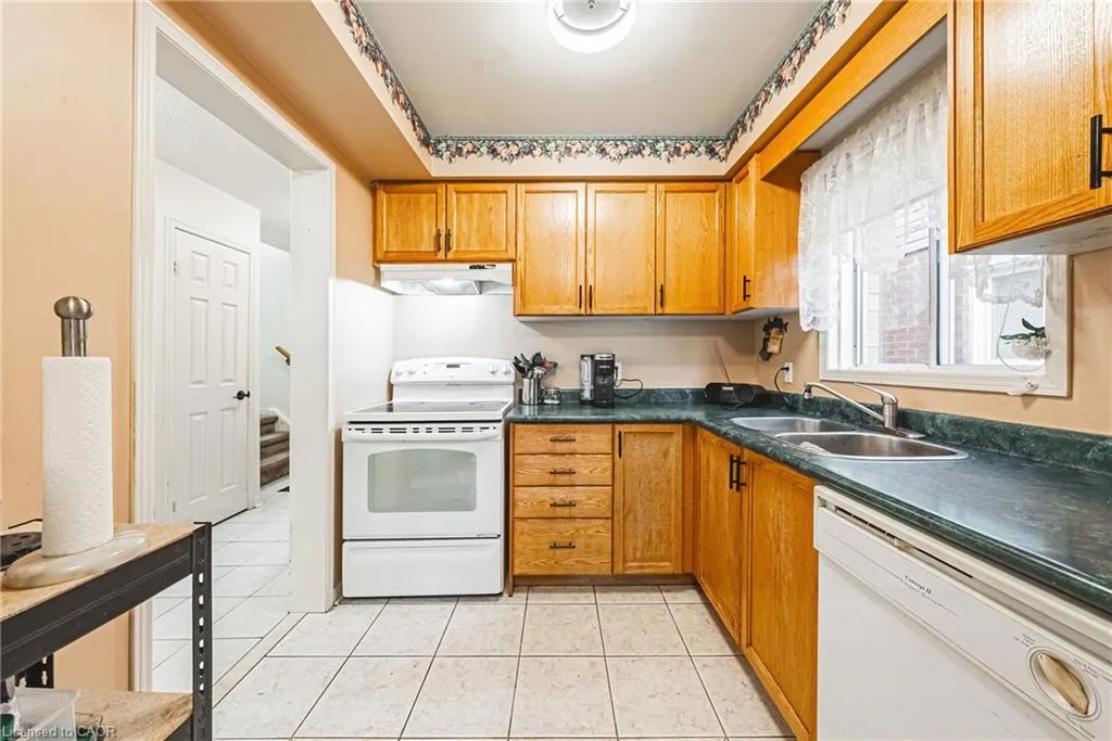 487 Taylor Crescent