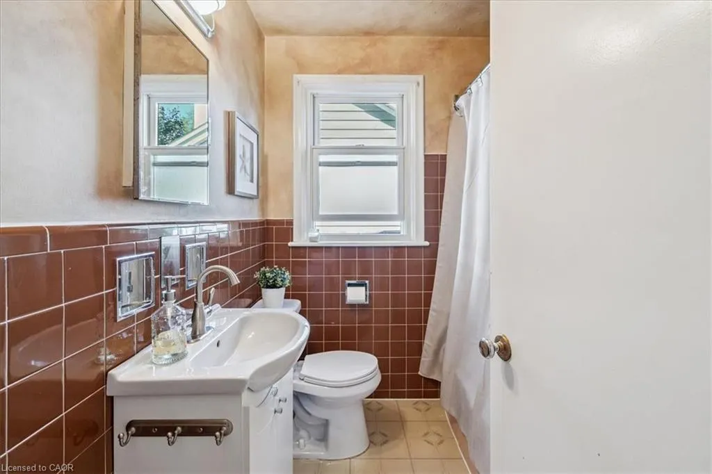1424 Alfred Crescent