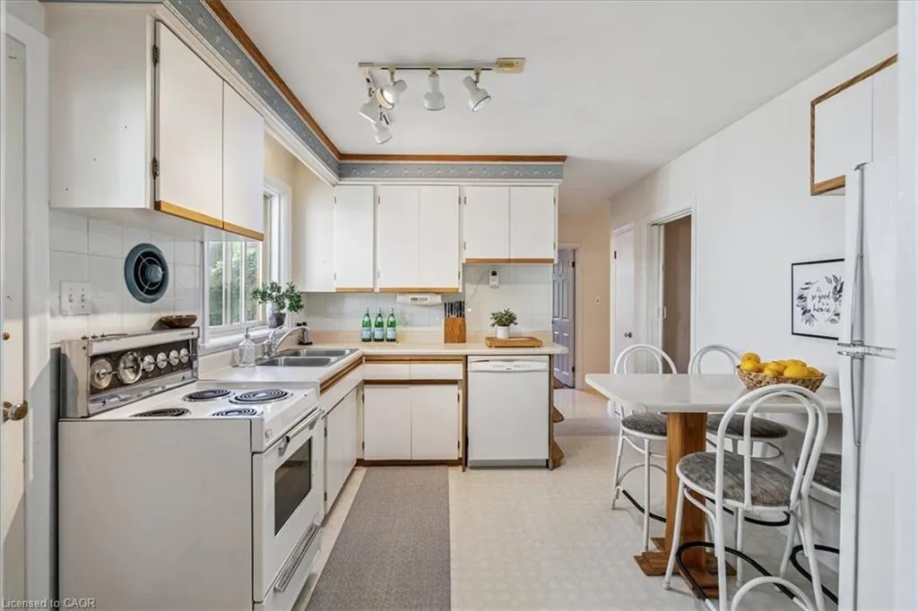 1424 Alfred Crescent