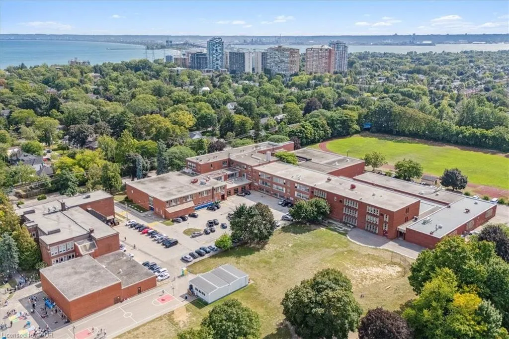 1424 Alfred Crescent