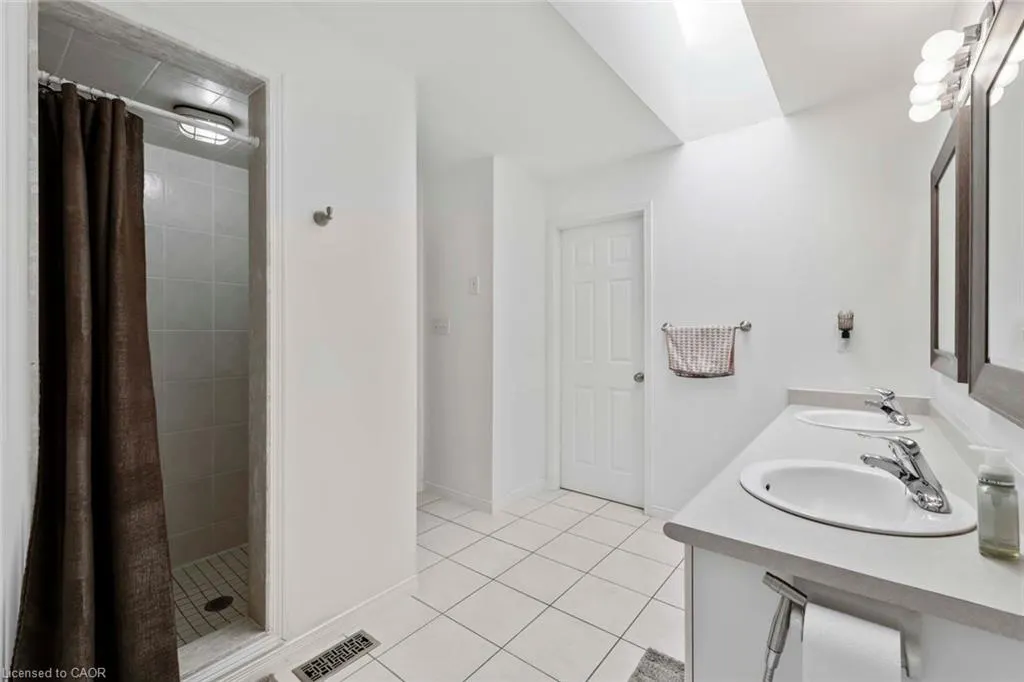 9 Lakeshore Road, #2