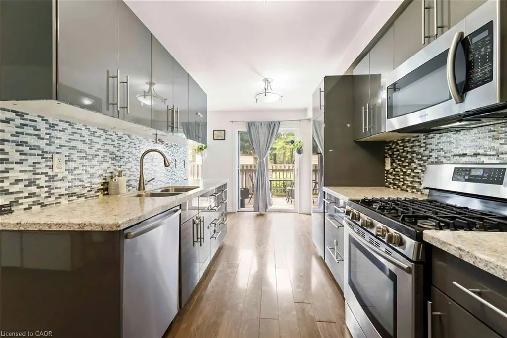 9 Lakeshore Road, #2