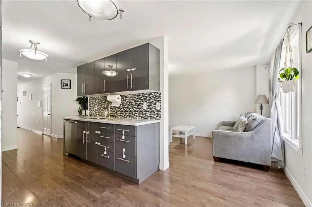 9 Lakeshore Road, #2