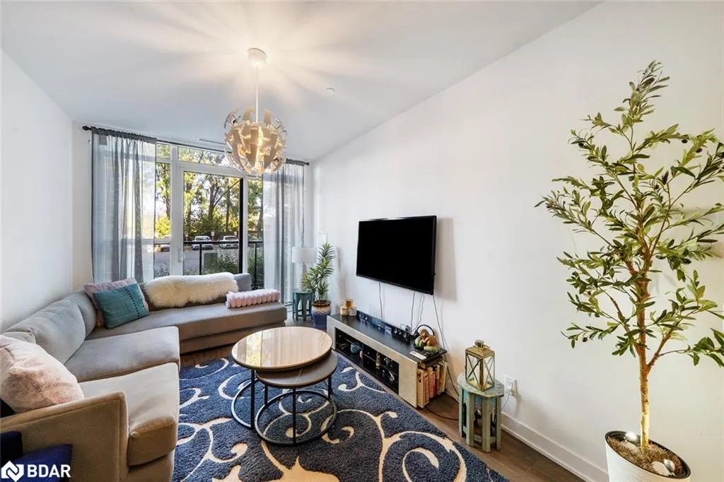 681 Yonge Street, #114