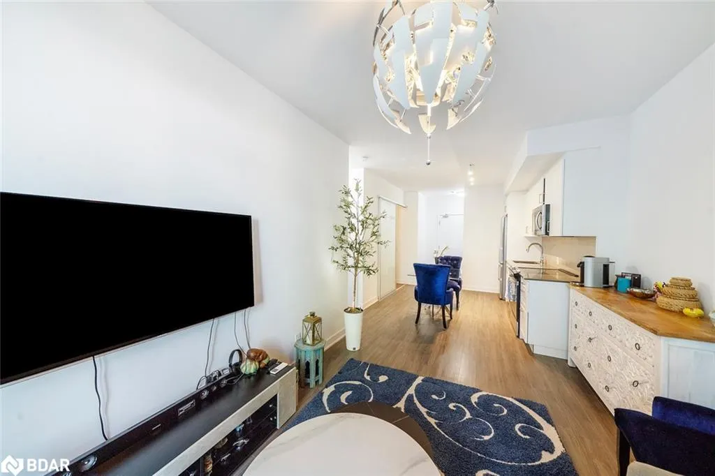 681 Yonge Street, #114