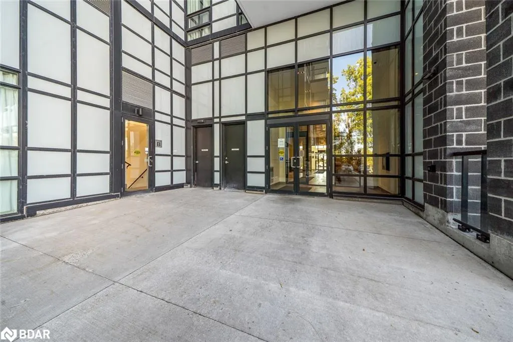 681 Yonge Street, #114