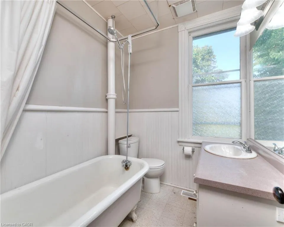 21 Huron Road