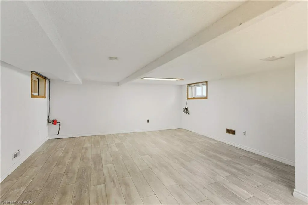116 Robins Avenue