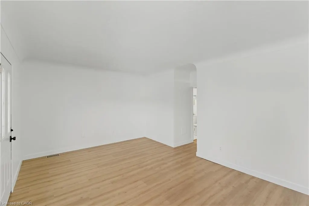 116 Robins Avenue
